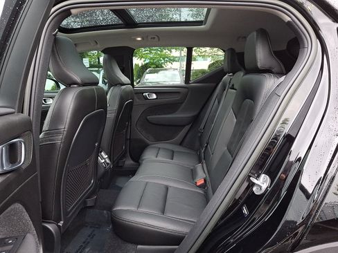 Used 2023 Volvo XC40 B5 Plus w/ Driver Assist Package AWD/4WD image 10