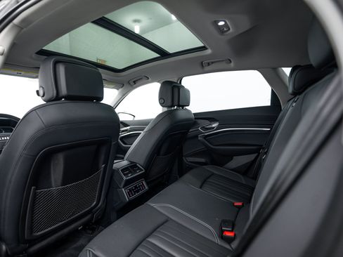 Certified 2024 Audi Q8 e-tron Premium Plus AWD/4WD image 19
