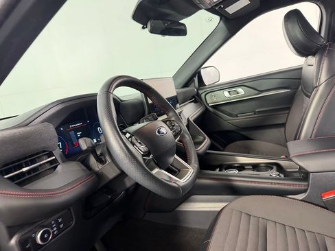 Used 2025 Ford Explorer ST-Line w/ ST-Line Street Pack AWD/4WD image 22
