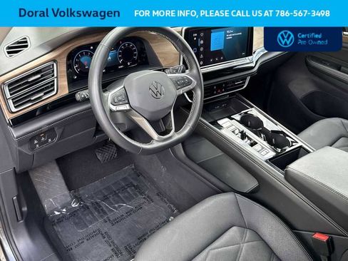 Used 2024 Volkswagen Atlas SE w/ Black Wheel Package FWD image 13