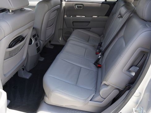 Used 2010 Honda Pilot Touring image 31