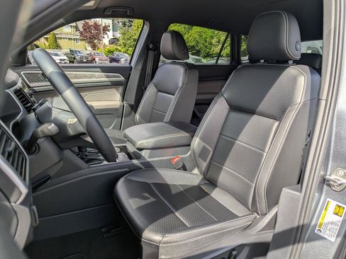 Used 2022 Volkswagen Atlas Cross Sport SE AWD/4WD image 25