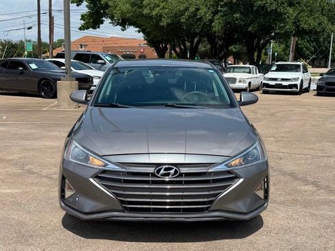 Used 2020 Hyundai Elantra SE w/ Cargo Package (C1) FWD image 3