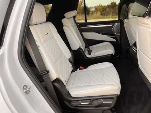 Certified 2026 Cadillac Escalade Platinum Sport w/ LPO, ONYX Package image 32