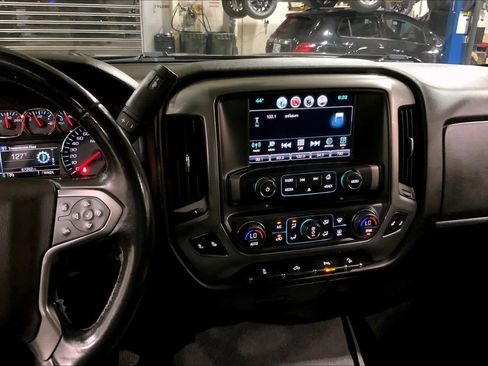 Used 2019 Chevrolet Silverado 1500 LT w/ All Star Edition image 6