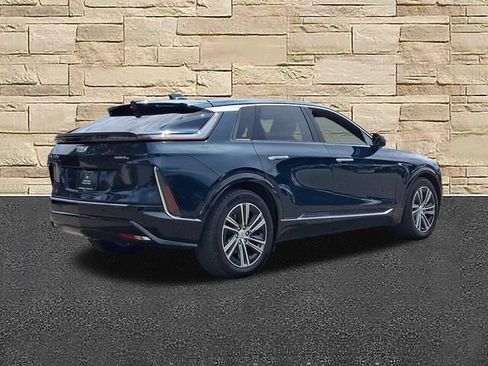 Certified 2024 Cadillac Lyriq Luxury w/ LPO, Floor Liner Package AWD/4WD image 4