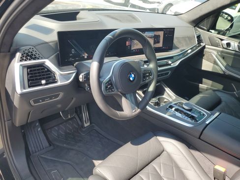 Used 2025 BMW X7 xDrive40i w/ M Sport Package image 24