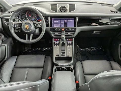 Certified 2025 Porsche Macan image 21