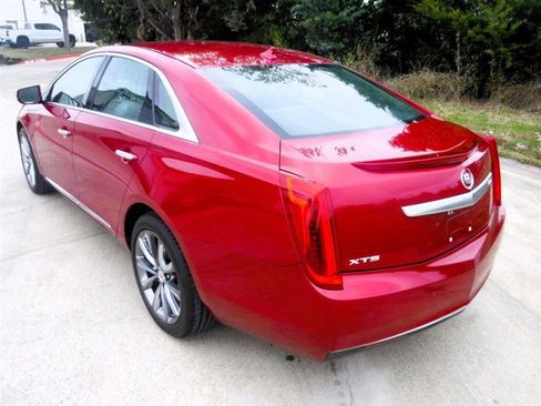 Used 2013 Cadillac XTS Base image 12