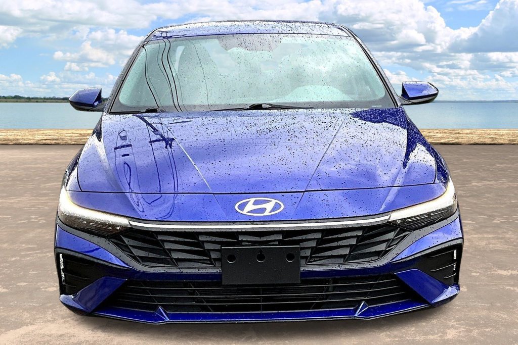 Used 2024 Hyundai Elantra Blue FWD image 2