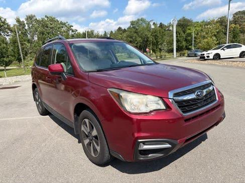 Used 2018 Subaru Forester 2.5i Premium w/ All-Weather Package AWD/4WD image 4