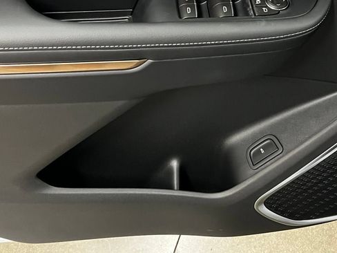 New 2026 Buick Enclave Avenir w/ Super Cruise Package AWD/4WD image 16