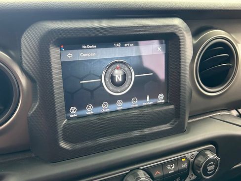 Used 2022 Jeep Wrangler Unlimited Sport AWD/4WD image 19