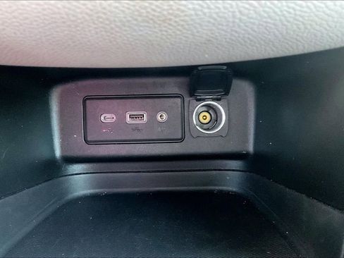 Used 2022 Chevrolet Equinox LS AWD/4WD image 16