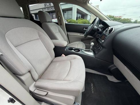 Used 2011 Nissan Rogue SV FWD image 41