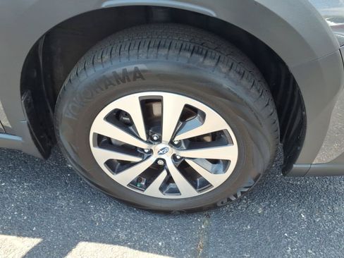 Certified 2025 Subaru Outback Premium AWD/4WD image 7