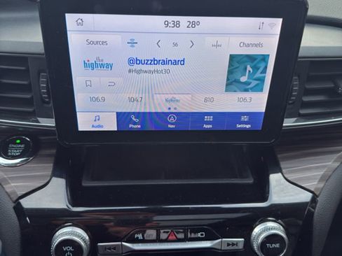 Used 2021 Ford Explorer Limited w/ Equipment Group 301A image 13