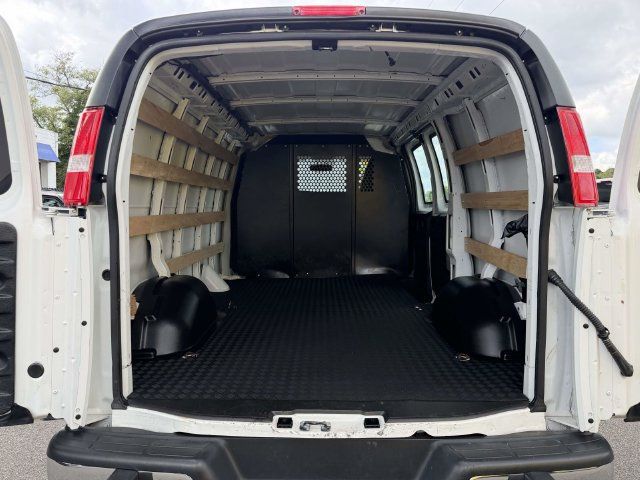 Used 2025 GMC Savana 2500 w/ Driver Convenience Package RWD image 10