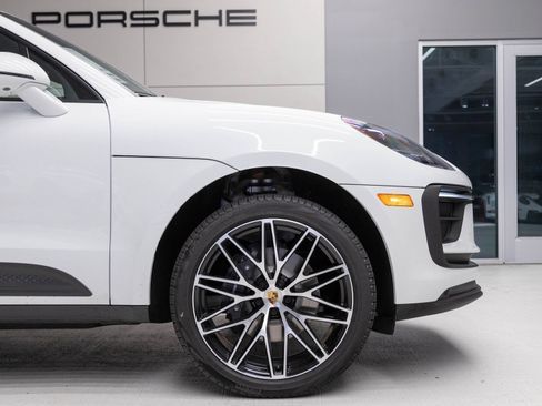 Certified 2026 Porsche Macan AWD/4WD image 11