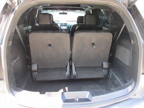 Used 2017 Ford Explorer Limited image 30