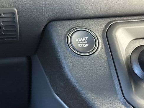 New 2025 Land Rover Defender 110 X-Dynamic SE image 22