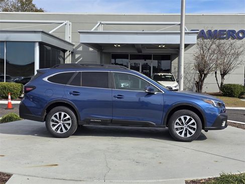 Used 2022 Subaru Outback Premium image 36