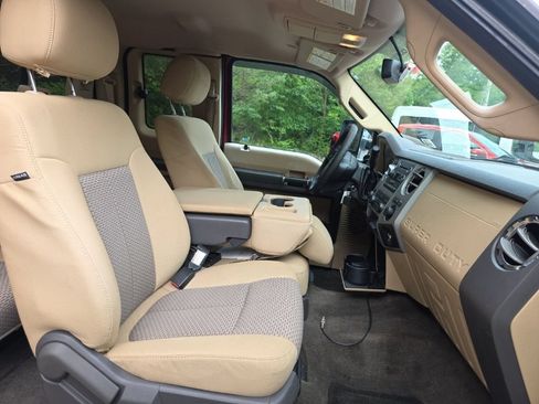 Used 2013 Ford F250 XLT w/ XLT Premium Pkg AWD/4WD image 18
