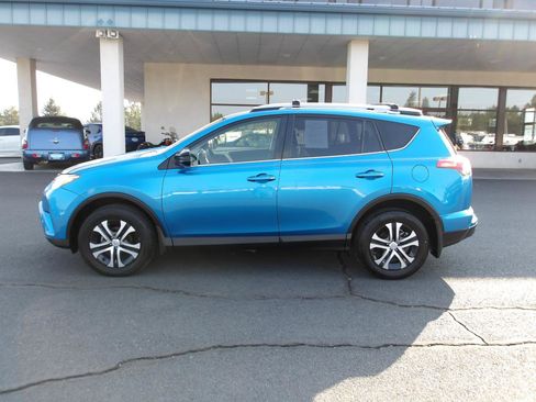 Used 2018 Toyota RAV4 LE w/ All Weather Liner Package AWD/4WD image 2