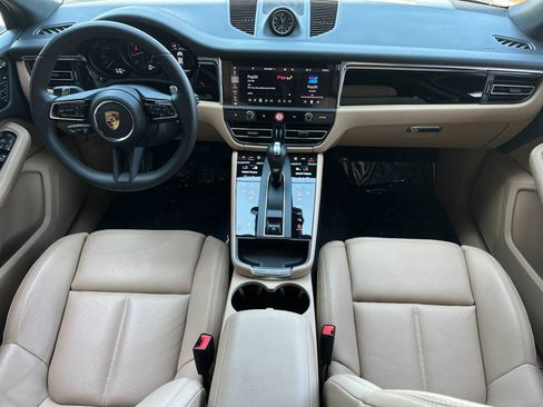 Used 2025 Porsche Macan image 6