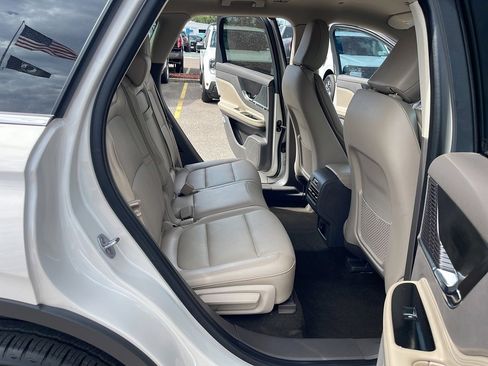 Used 2022 Lincoln Corsair Standard w/ Equipment Group 101A image 15