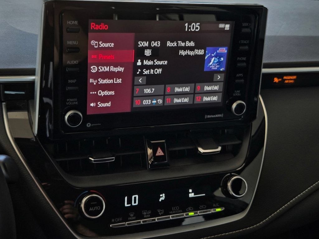 Used 2022 Toyota Corolla SE FWD image 16