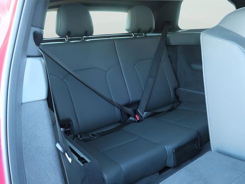 New 2024 VinFast VF 9 Plus image 22