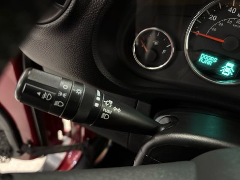 Used 2012 Jeep Wrangler Unlimited Sport image 13