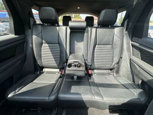Used 2020 Land Rover Discovery Sport S image 16