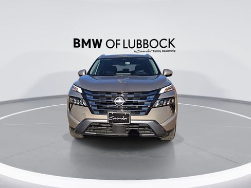 Used 2025 Nissan Rogue SL w/ SL Premium Package image 3