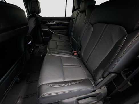 Used 2024 Jeep Wagoneer L Series II RWD image 13