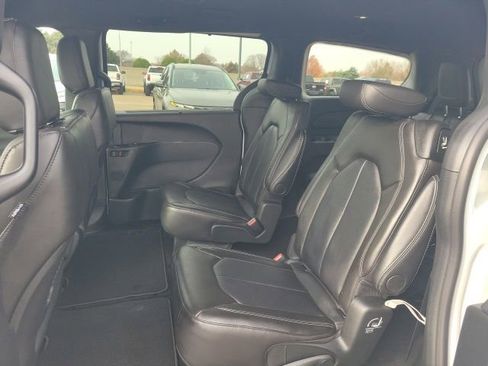 New 2026 Chrysler Pacifica Select image 16