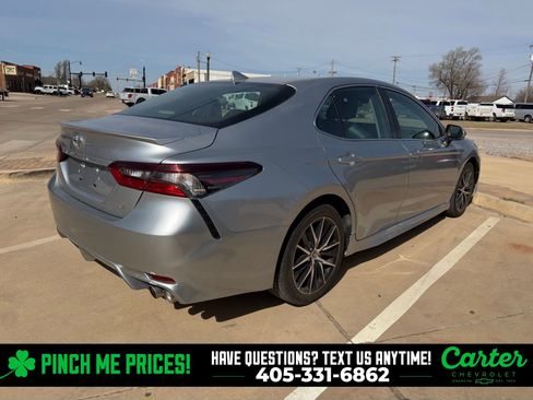 Used 2023 Toyota Camry SE image 4