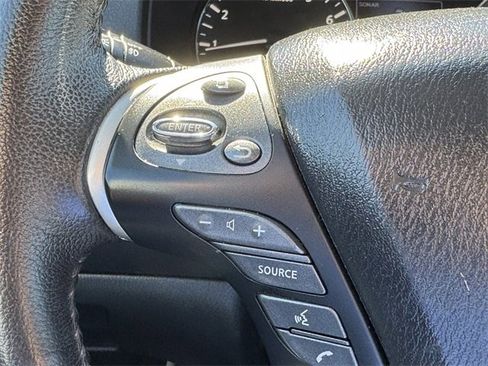 Used 2020 Nissan Pathfinder SV image 16