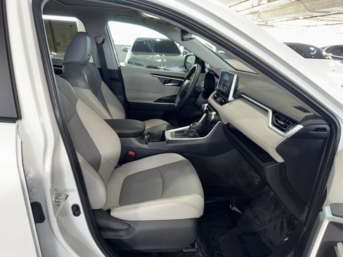 Used 2024 Toyota RAV4 XLE Premium FWD image 10
