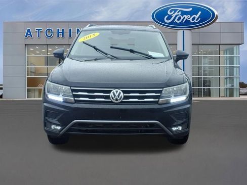 Used 2018 Volkswagen Tiguan SEL AWD/4WD image 2