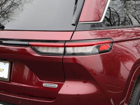 Used 2024 Jeep Grand Cherokee Overland image 7