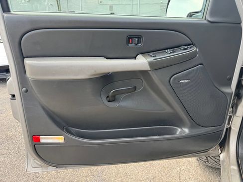 Used 2006 Chevrolet Silverado 1500 LT w/ Onstar Plus Package RWD image 8