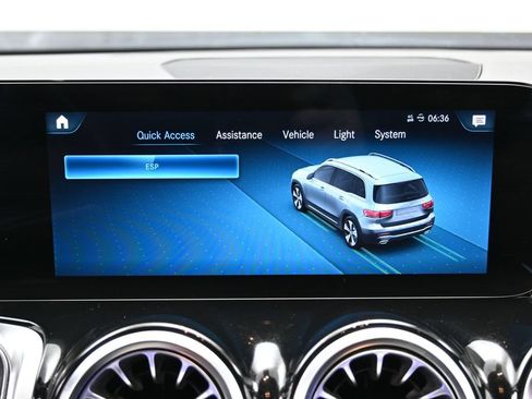 Used 2022 Mercedes-Benz GLB 250 w/ Premium Package Lite image 30