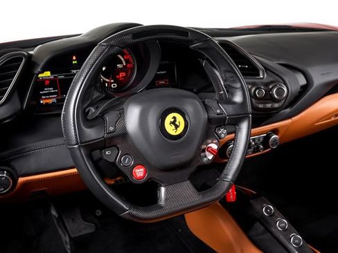 Certified 2018 Ferrari 488 GTB RWD image 30