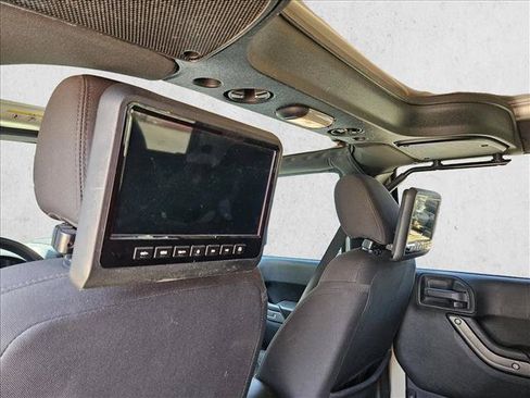 Used 2018 Jeep Wrangler Unlimited Sport S AWD/4WD image 15