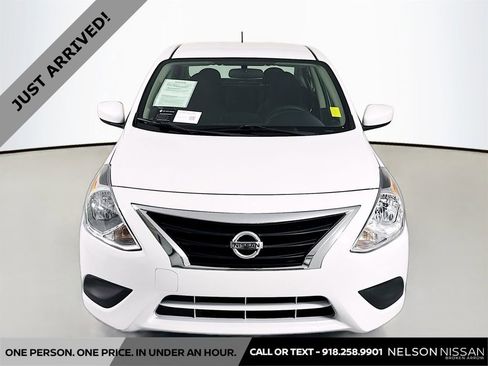 Used 2017 Nissan Versa S Plus FWD image 2
