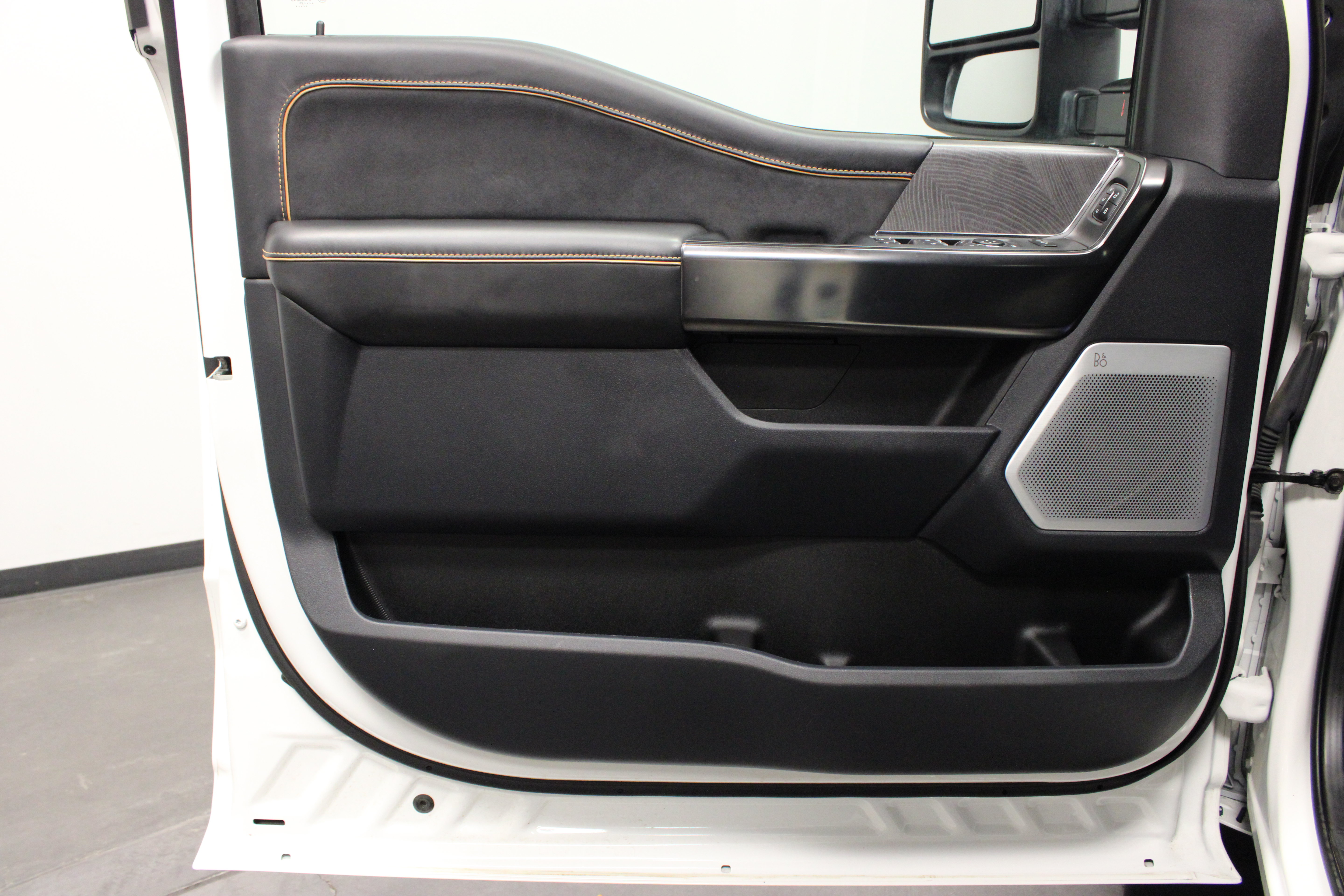 Used 2024 Ford F250 Platinum AWD/4WD image 21