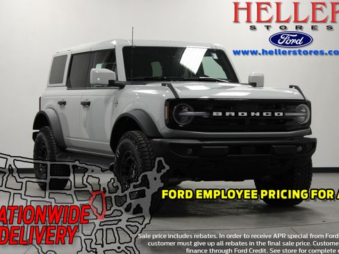 New 2026 Ford Bronco Outer Banks w/ Sasquatch Package AWD/4WD image 1