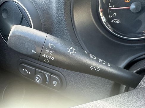 Used 2008 Pontiac G6 GT w/ Premium Package FWD image 23